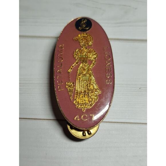 Petaluma Lioness Club District 4C7 Fancy Victorian Lady Gold Tone Pin - Picture 1 of 4